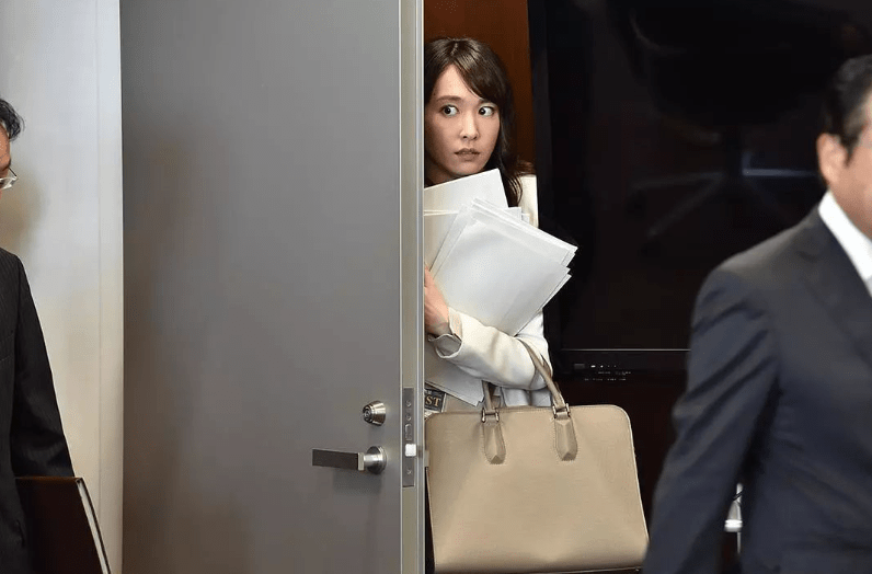 星野源|“老婆”新垣结衣520前一天嫁人了！这是直男“爷青结”的一天！