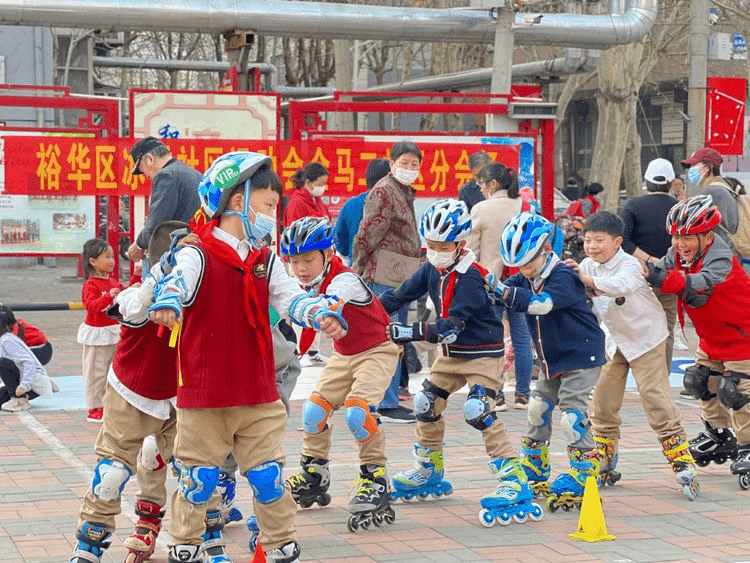 点燃|金马二社区开展“弘扬冬奥精神，点燃冰壶运动”冰雪社区运动会