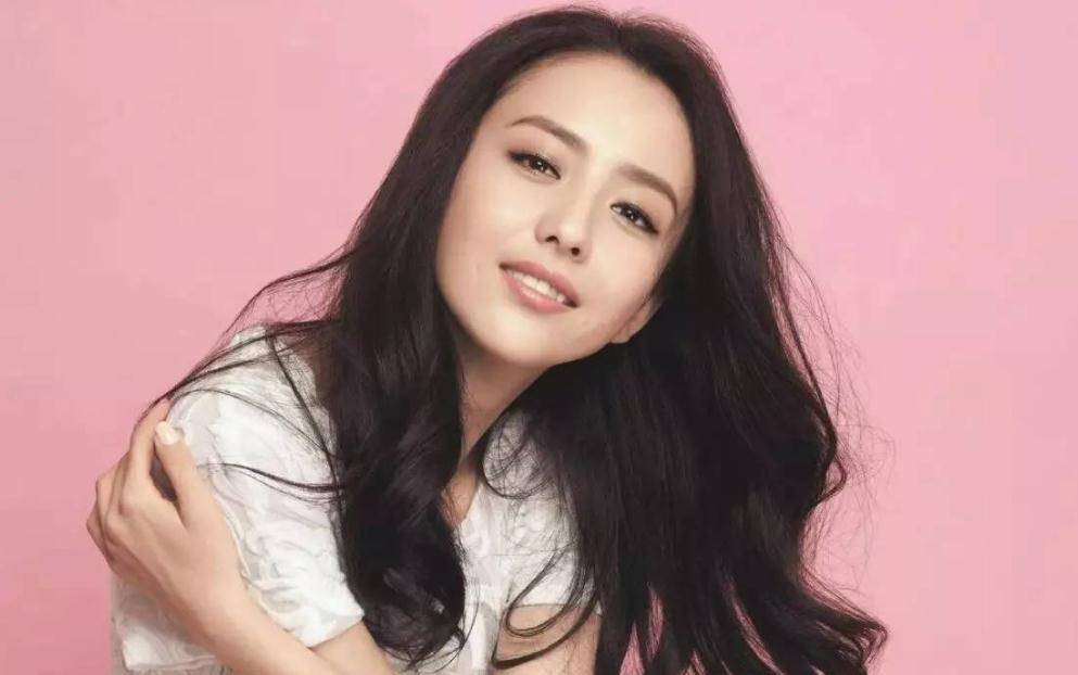 姐妹有种“不公平遗传”叫佟丽娅姐妹，一个美若天仙，一个平平无奇