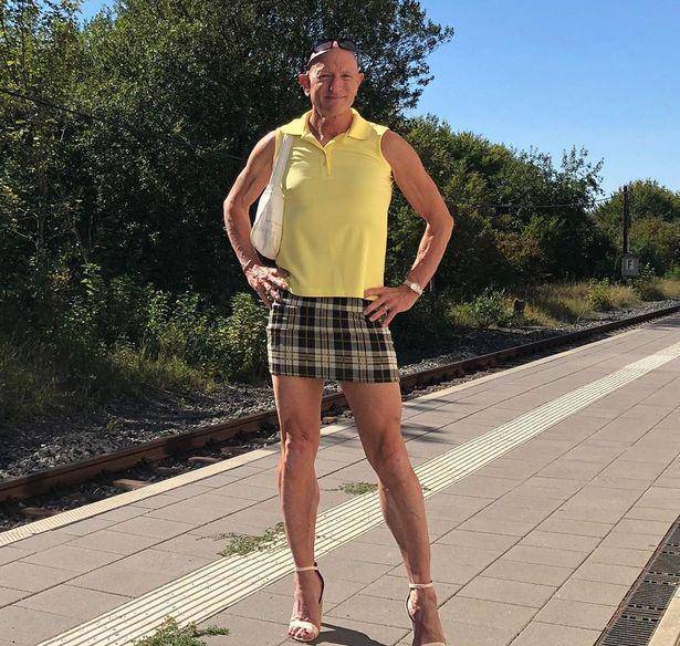 高跟鞋 61岁德国肌肉大叔穿短裙登上杂志,上班也穿小裙子,还火遍外网