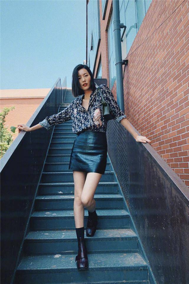 配饰 夏天“黑色”怎么穿才不沉闷？教你几个搭配技巧，时髦一整季