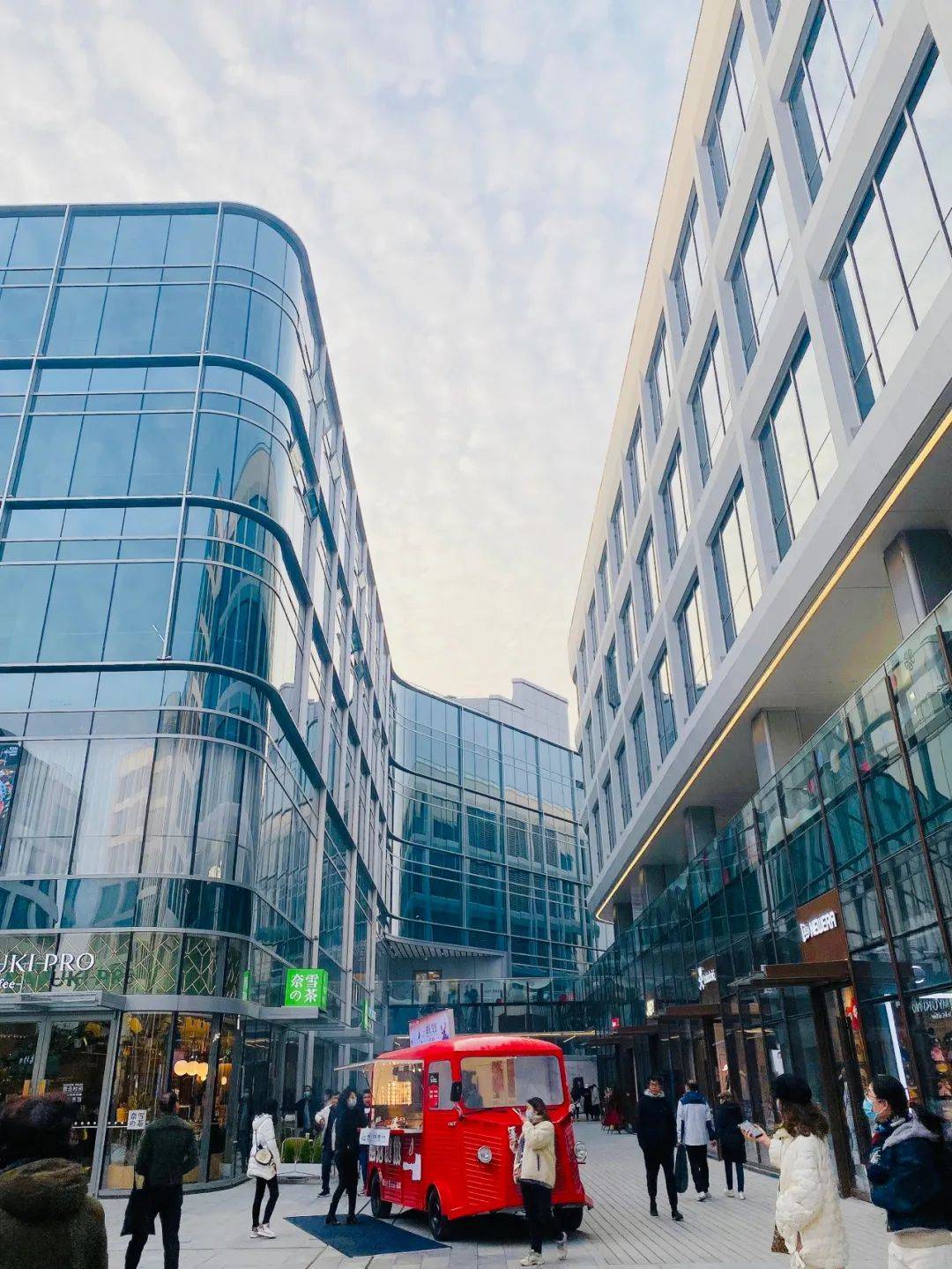 西上海新地标长宁artpark大融城盛大启幕开启理想生活范本