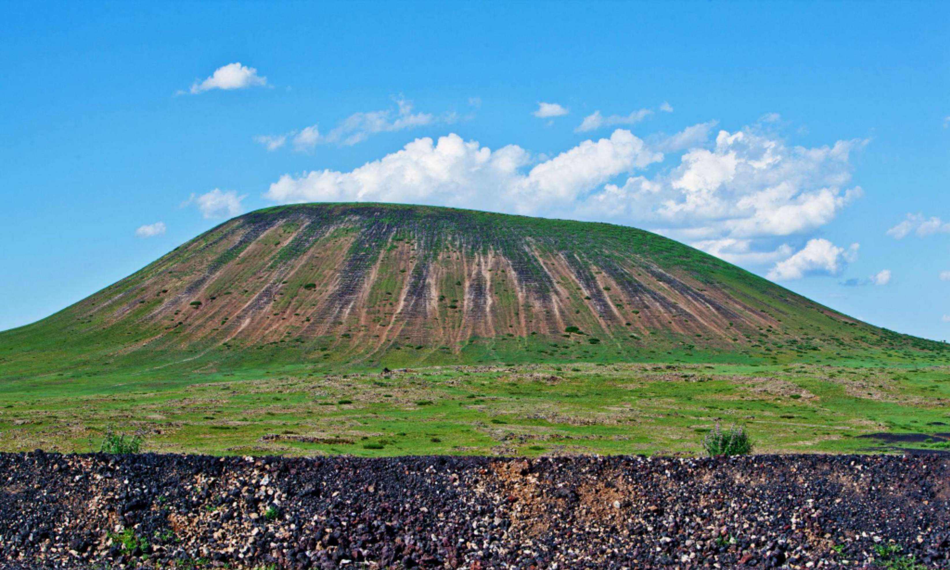 内蒙古炼丹炉:乌兰哈达火山地质公园投资1亿,即将崭新面世