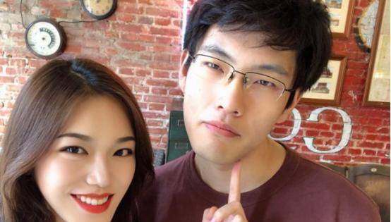 对比有种“整容”叫大学4年，前后对比堪称“换头”，网友：差距太大