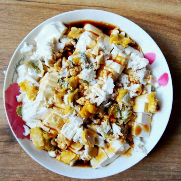 原创教你营养美味的咸鸭蛋拌豆腐解馋下饭厨房小白也能轻松学会