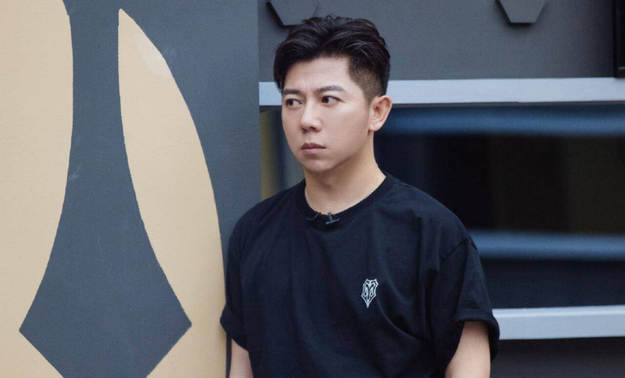 因为|“张晋的尴尬”让观众明白了《披荆斩棘的哥哥》的最大败笔是什么!!