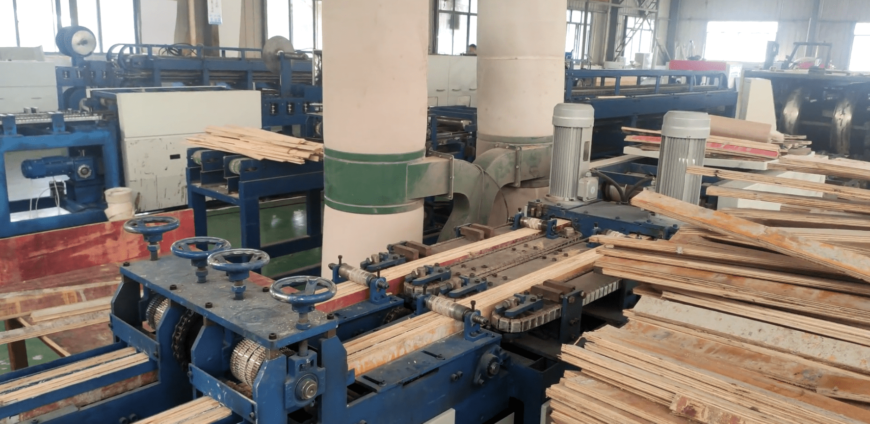 复合木方生产设备图片