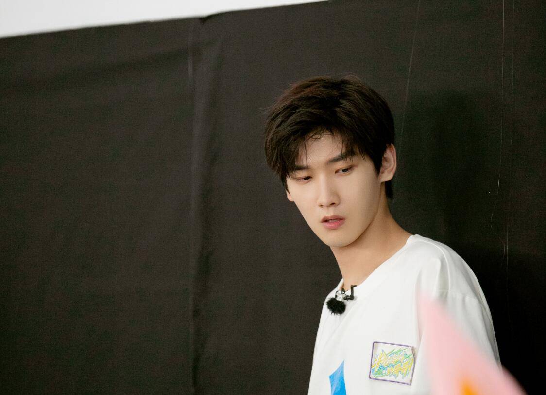 曾舜|宋威龙的“新玩法”再次刷新了观众的底线,这档综艺被“玩废了”??