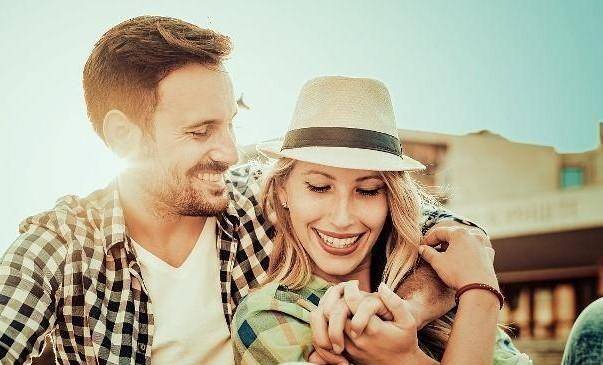 梦的迷思，探索自己有男友却梦见和别的男人在一起的心理奥秘