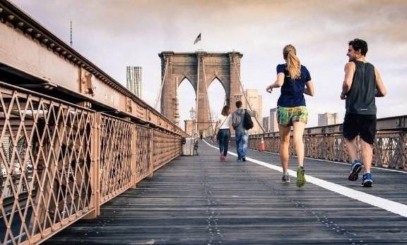 血糖|为什么糖尿病容易出现低血糖？有哪些症状，应该如何自救呢？