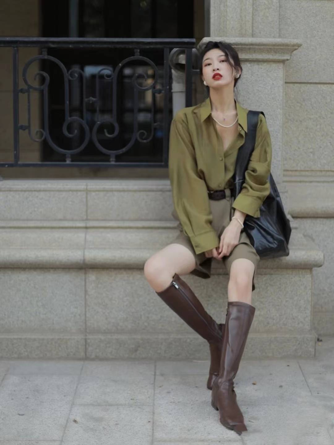 马甲 被这位“小个子”博主圈粉了，衬衫也能穿出那么多花样，让人羡慕