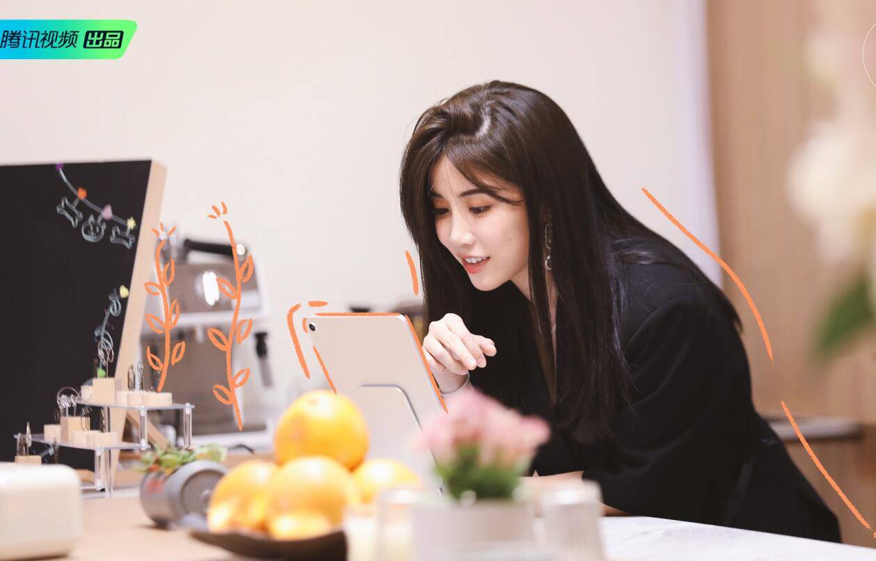 节目组|不要吵了！其实罗拉俞悦王能能的三角恋并不复杂，节目组早已暗示？？