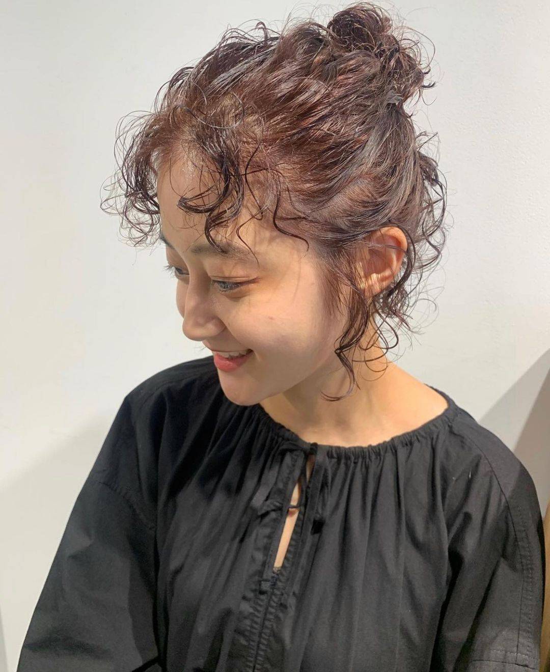 发型头发少个子不高脸盘大，发型就选这3种，保证你满意