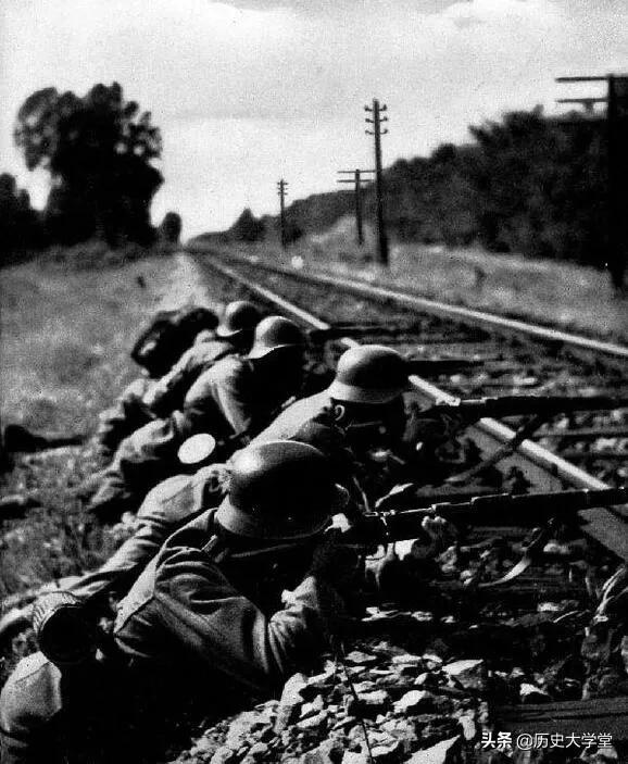 随着苏军发动雅西-基奥什尼夫战役,罗马尼亚感到了苏联红军的强大军力