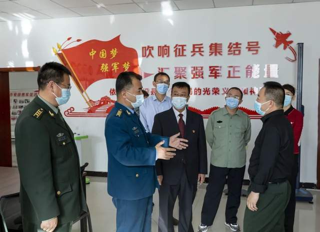 榆林市委常委军分区政委赵西月检查指导神木职业技术学院征兵工作