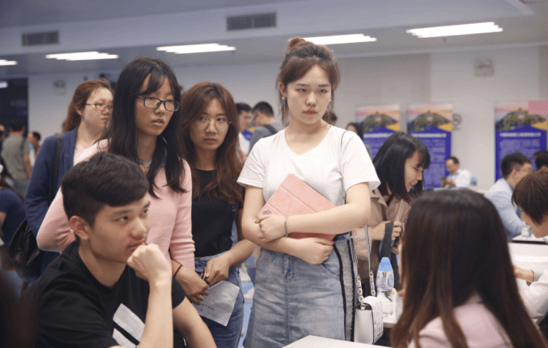 BOB全站上海人才储备公布招聘标准东北985没竞争资格留学生失去优势(图9)