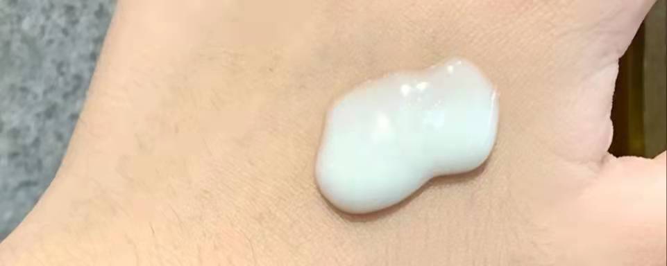 国货国货也可以很优秀，分享5款平价好用的国货精华，效果不输大牌