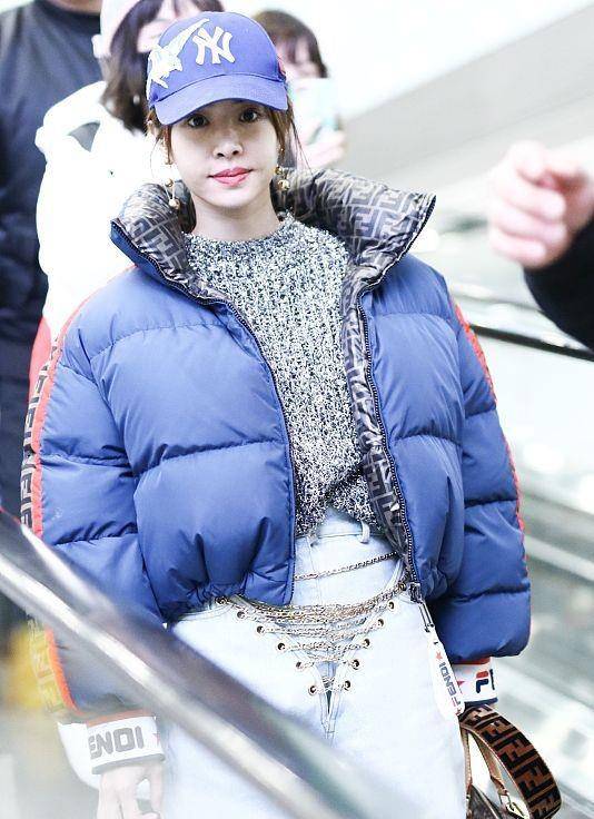 身材 蔡依林的身高不像一米六，穿这么臃肿的棉服，气场直逼一米八