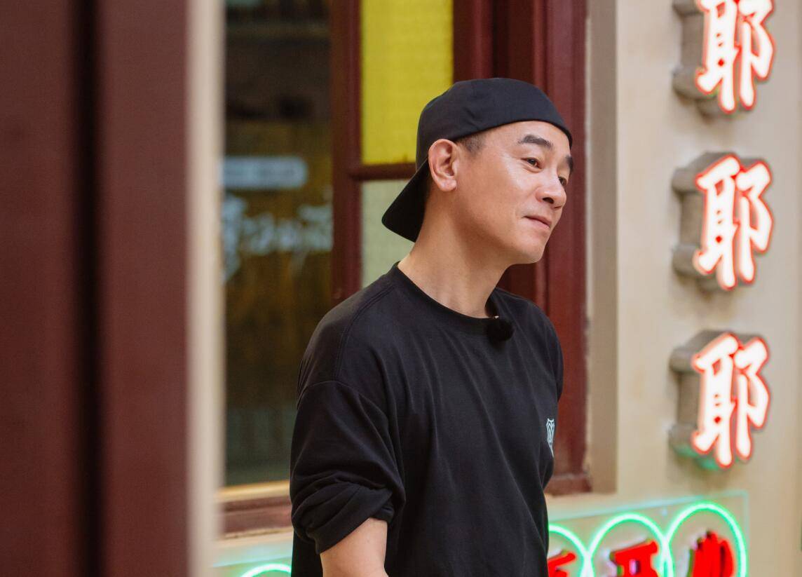 湾区|张智霖算是把《大湾仔的夜》玩明白了,四大决定让这一期直接封神??