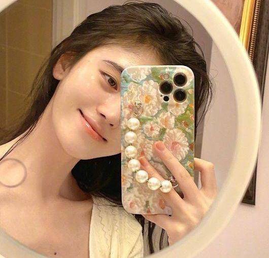 鞠婧祎鞠婧祎晒素颜照，暴露真实发量，看清额头胎毛：没眼花？