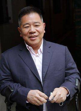 马廷强正是因为自己真情实意的付出和坚持,让黎姿跨越了年龄和世俗的