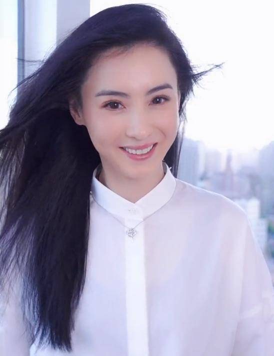 41岁张柏芝分享近照素颜出镜状态超好皮肤白嫩似少女