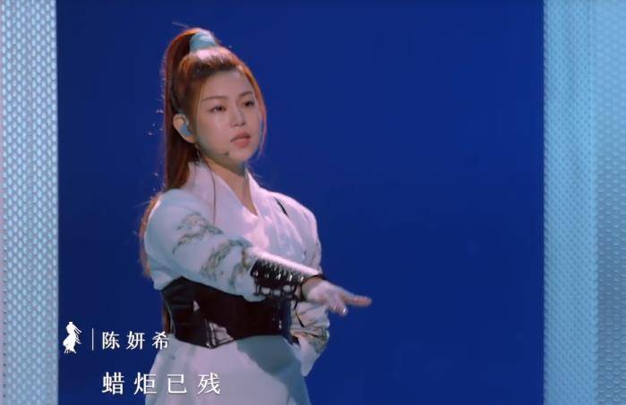 马尾为啥女生都爱圆头？张柏芝和陈妍希扎高马尾，表面美和骨相美的差距