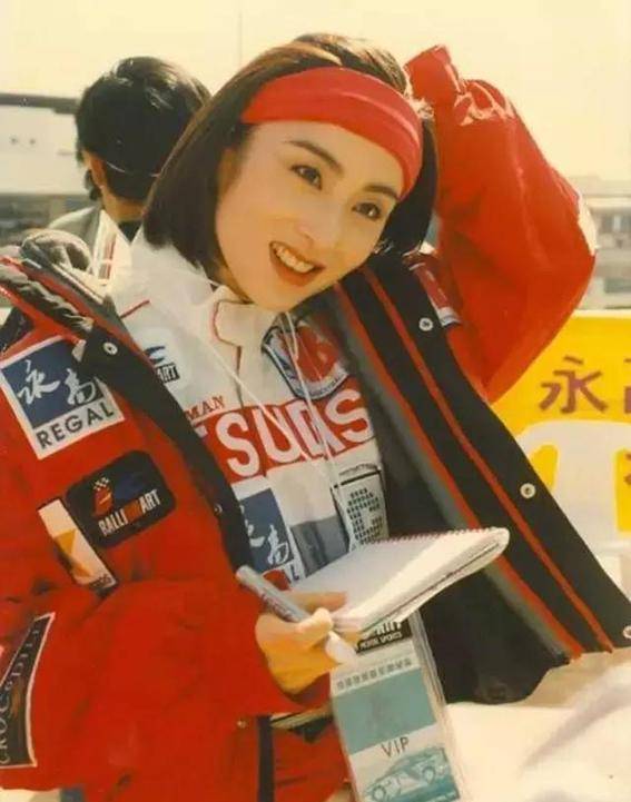 原创张敏年轻时照片和近照对比网友果然岁月这把杀猪刀也挑人的