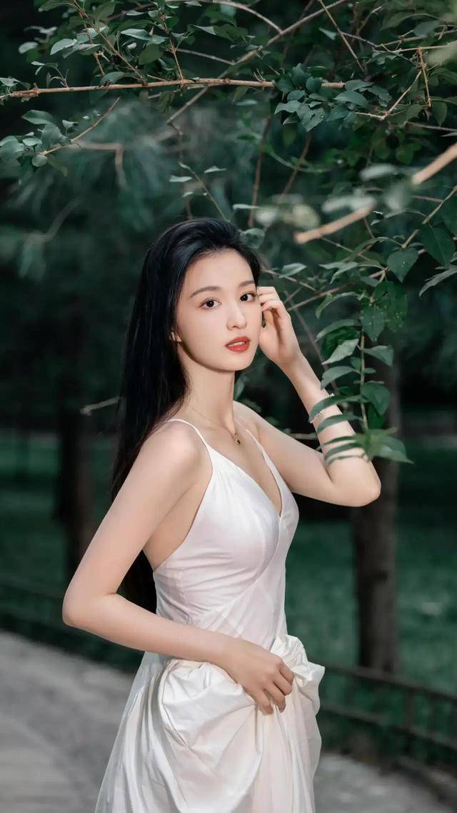 肌肤美女明星王楚然高清写真美图，雪肤玉貌，仙气飘飘