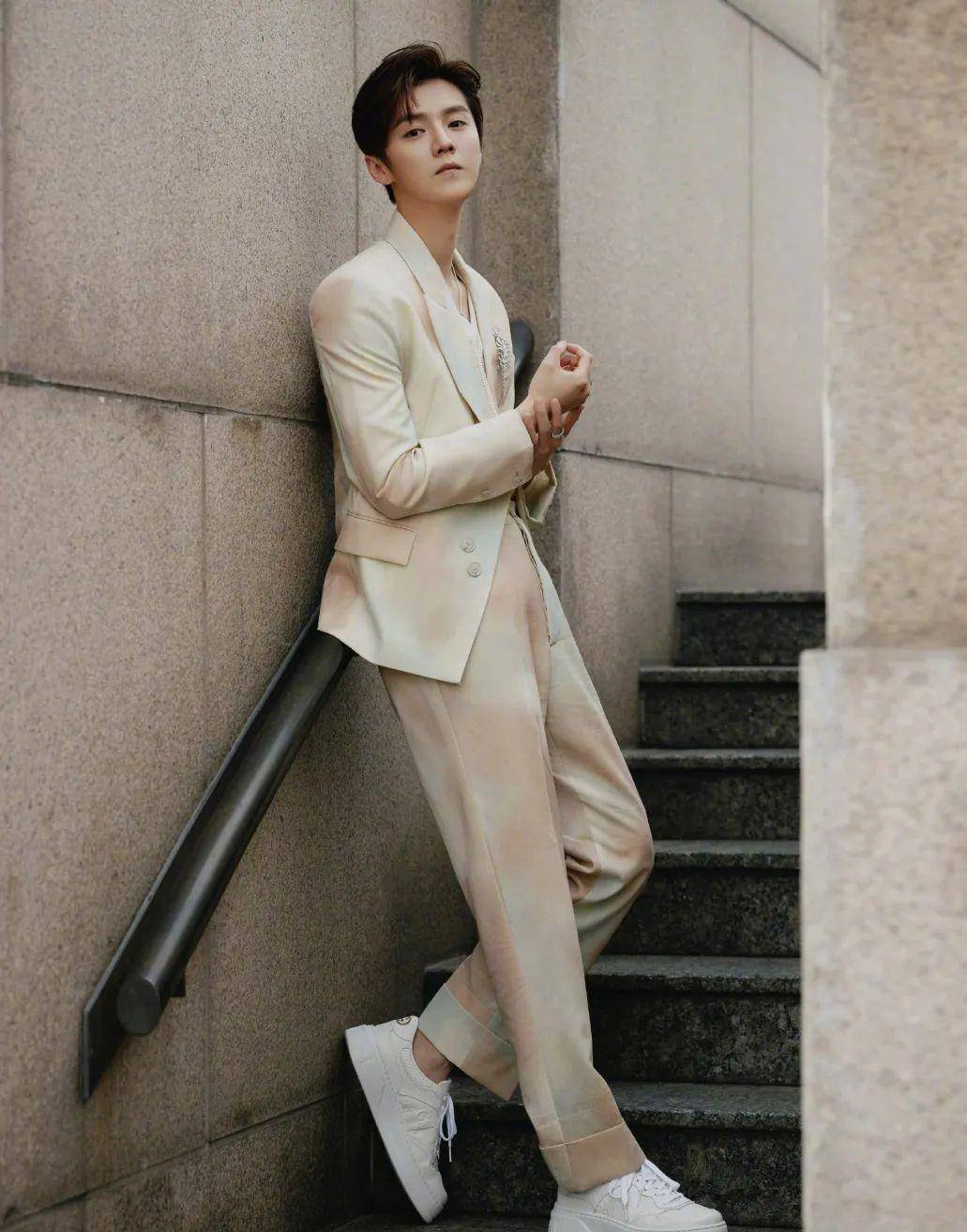 别墅|鹿晗北京8千婚房曝光！600㎡独栋别墅，关晓彤乐坏了吧