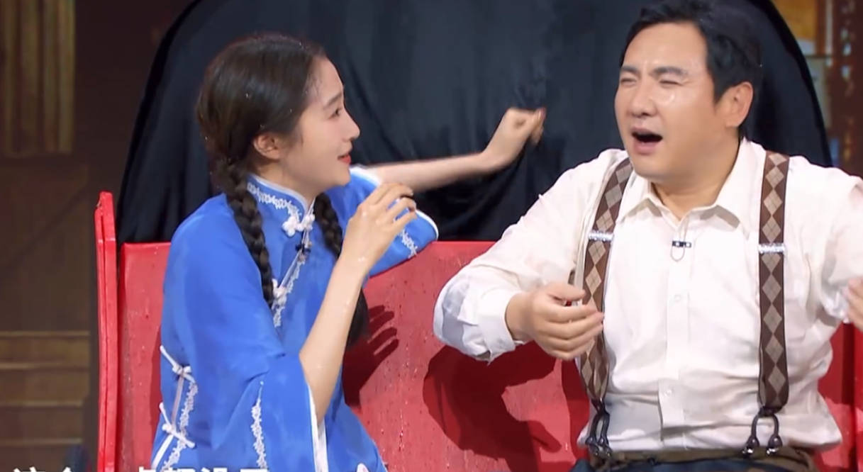 家族|《王牌》最惨常驻关晓彤，家族经典游戏不带她，镜头被新人分走