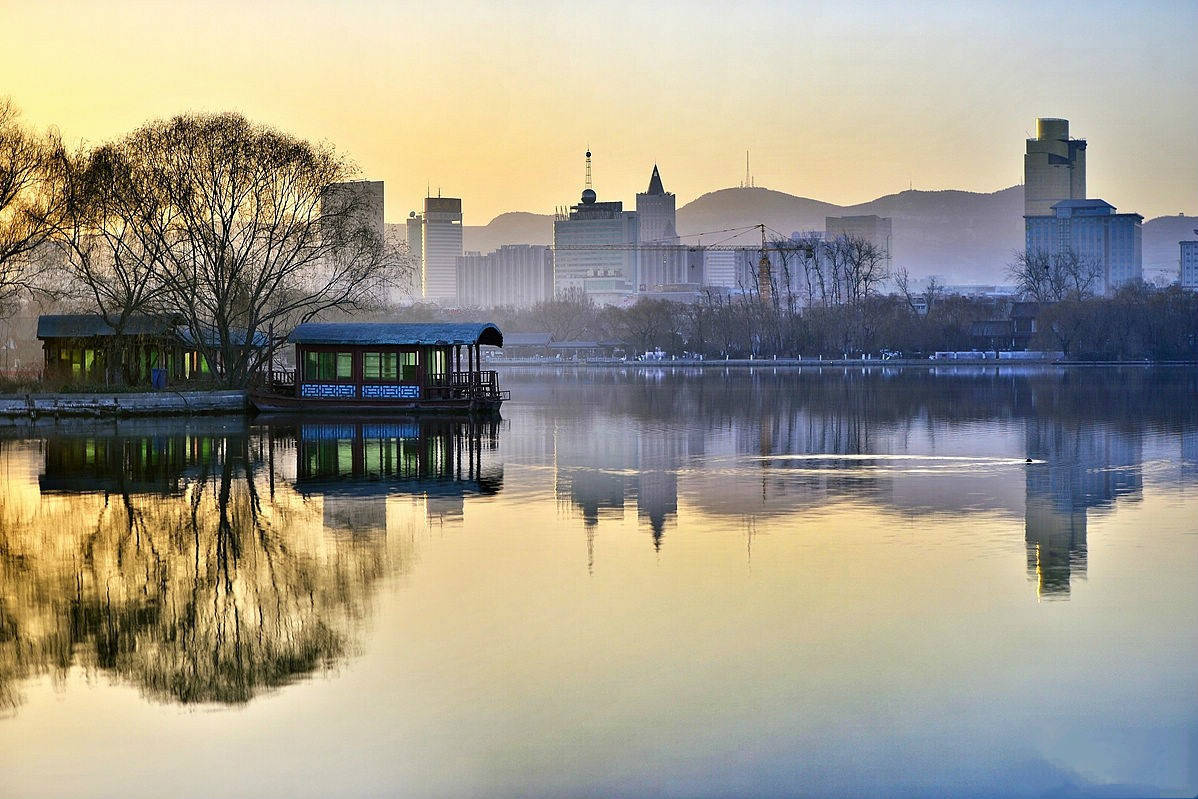 原创四面荷花三面柳一城山色半城湖大明湖依旧是那个大明湖