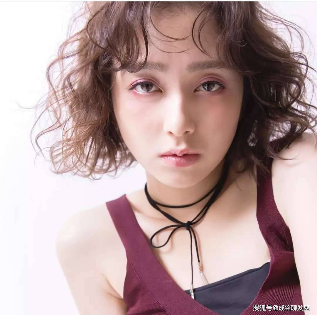 发型发量少又细软的女生适合什么发型？这三种发型，显发量又洋气减龄