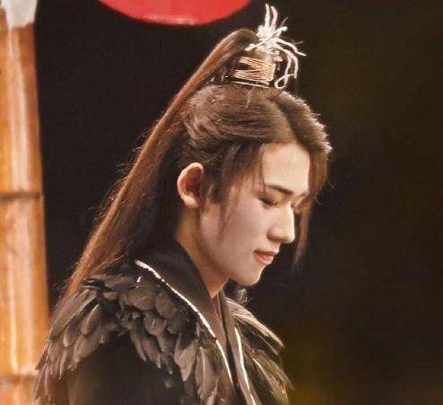 不过《苍兰诀》宋亚轩会出演只是网传,具体会不会拍摄,还需要静等官宣