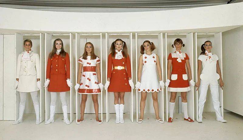 设计 走进“未来主义时尚”……