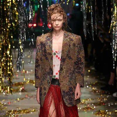 vivienne westwood品牌故事 17bc4283b7c443dd852470cb3165b410.jpeg