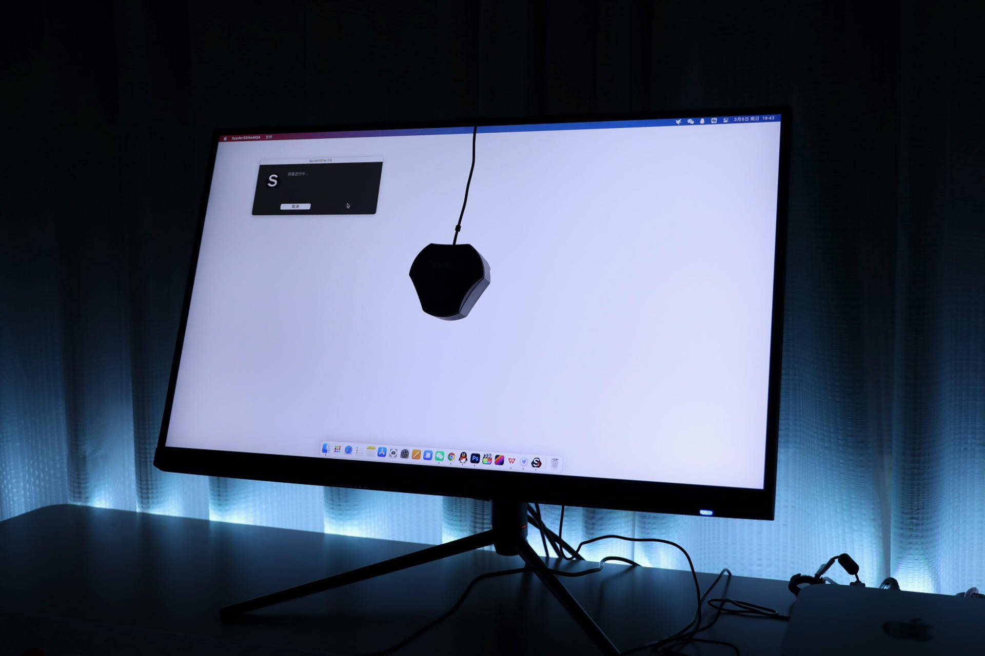 显示器偏色刺眼伤眼睛你需要一台校色仪拯救你的显示器