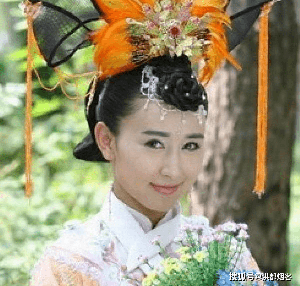 第四:紫苏《笑红颜》中胡静饰演美丽动人,外表淡定,内心坚强,善察人心