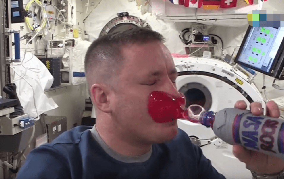 原创1992宇航员夫妻上天是否发生故事为何科学家也好奇答案