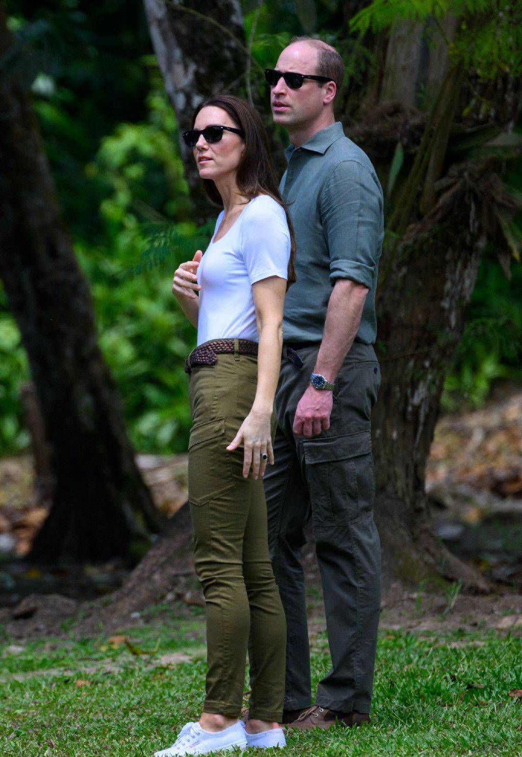 王浩 凯特王妃真让人羡慕!穿白“T恤”都如此好看,显身材又得体大方