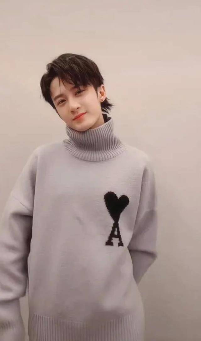 檀健次晒出剧本被指是长相思网友2023年巨星