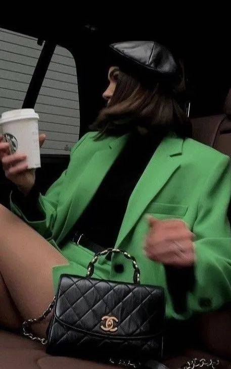 黑色 2022春夏流行色趋势:香菜色!