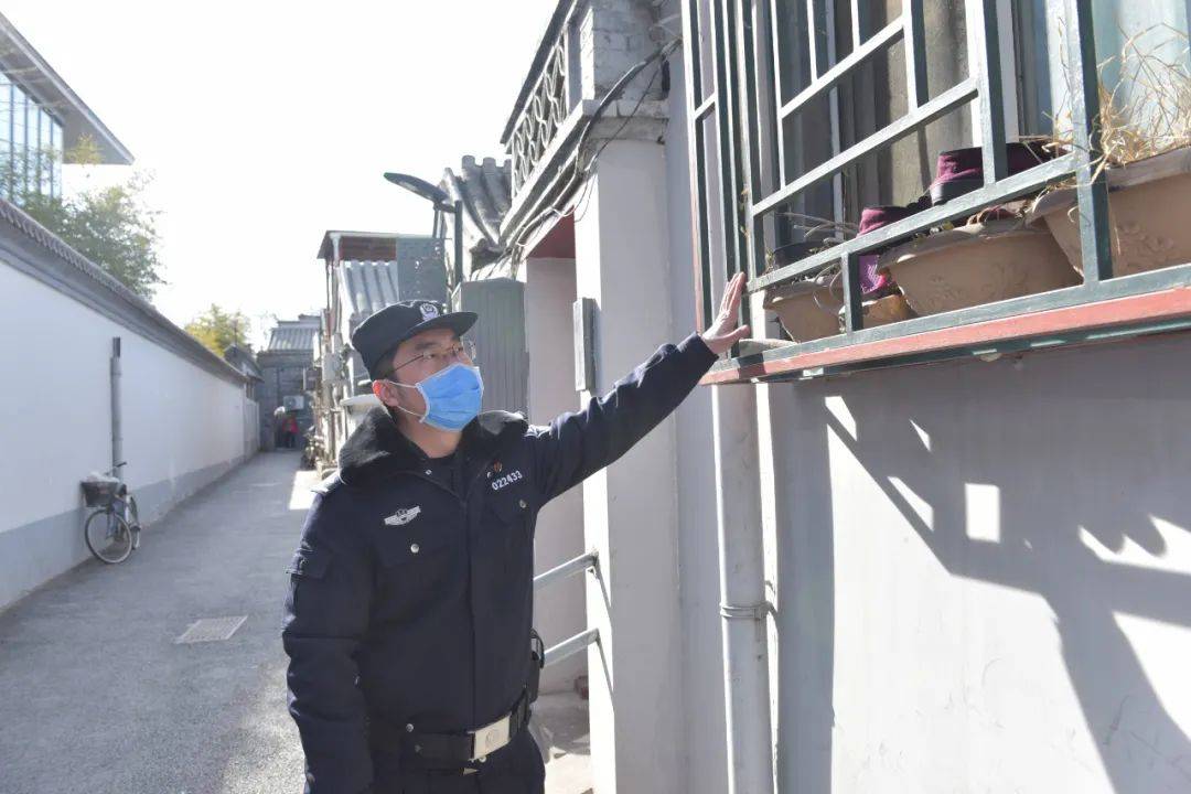 安定门警察钟鼓楼的风诉说着岁月平安