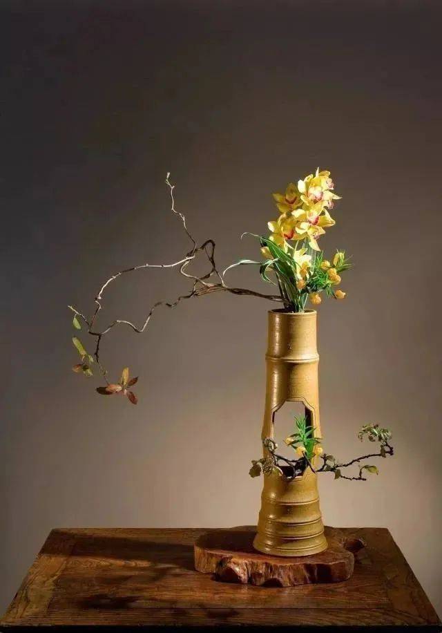 插花学习丨你对中式插花了解多少?_盘花_意境_竹筒