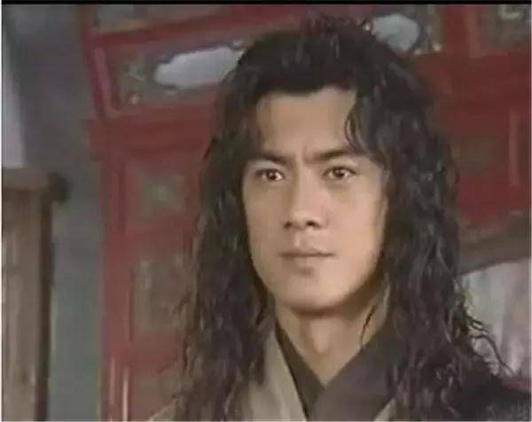 发型盘点十大泡面头男星,第一名最帅毋庸置疑,小李飞刀焦恩俊最适合