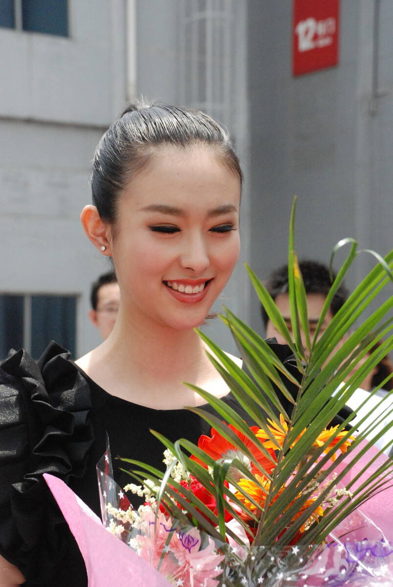 原创第一车模翟凌被前男友报复声名尽毁如今苦尽甘来终无遗憾