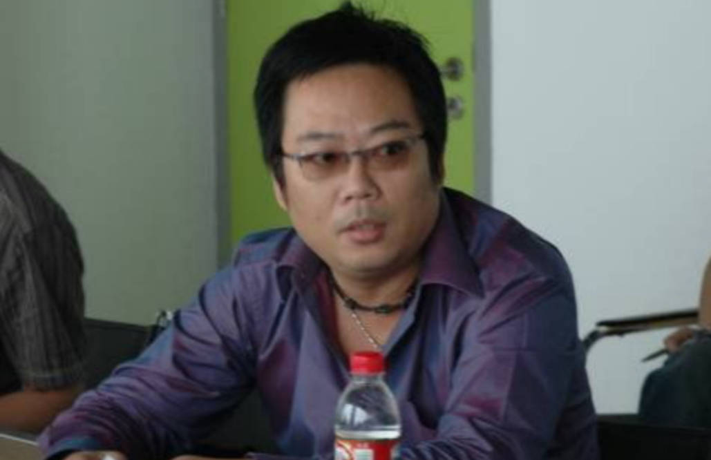 2013年,黄绮珊与音乐总监张鹰,结婚,但这段感情只维持了三年.