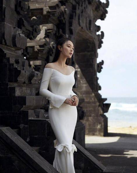 身材 辣妈张馨予大秀美腿,再也不是曾经的“毯星”