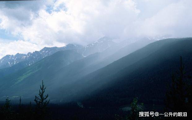 刘敞,北宋史学家,经学家,散文家,字原父,一作原甫,公元1019生于临江新