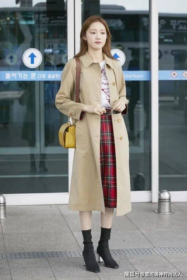 设计 劝小个子女生别乱穿，以下3种衣服尽量别碰，不然容易显矮还显胖